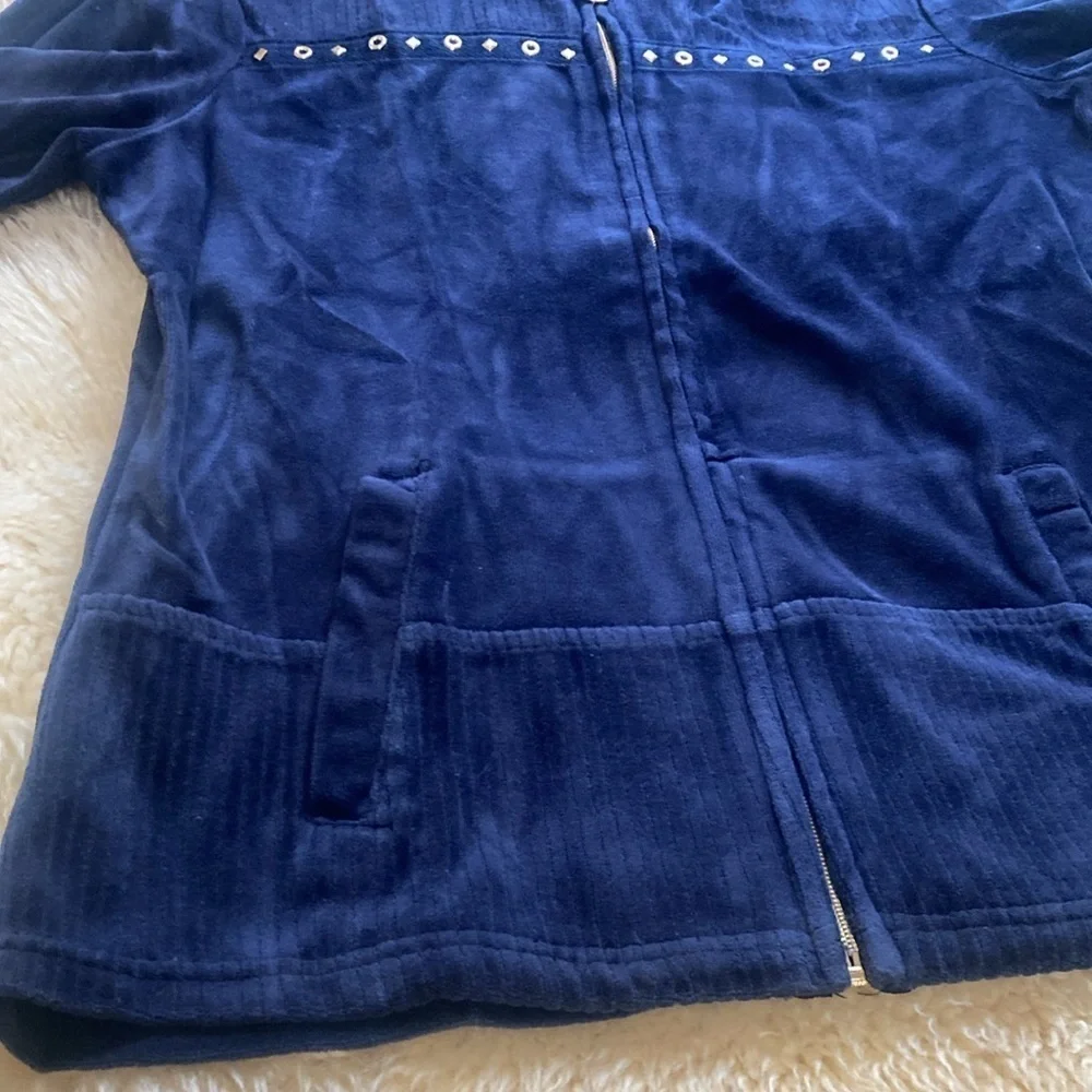 Onque Casual  velour dark blue jacket with gold accents